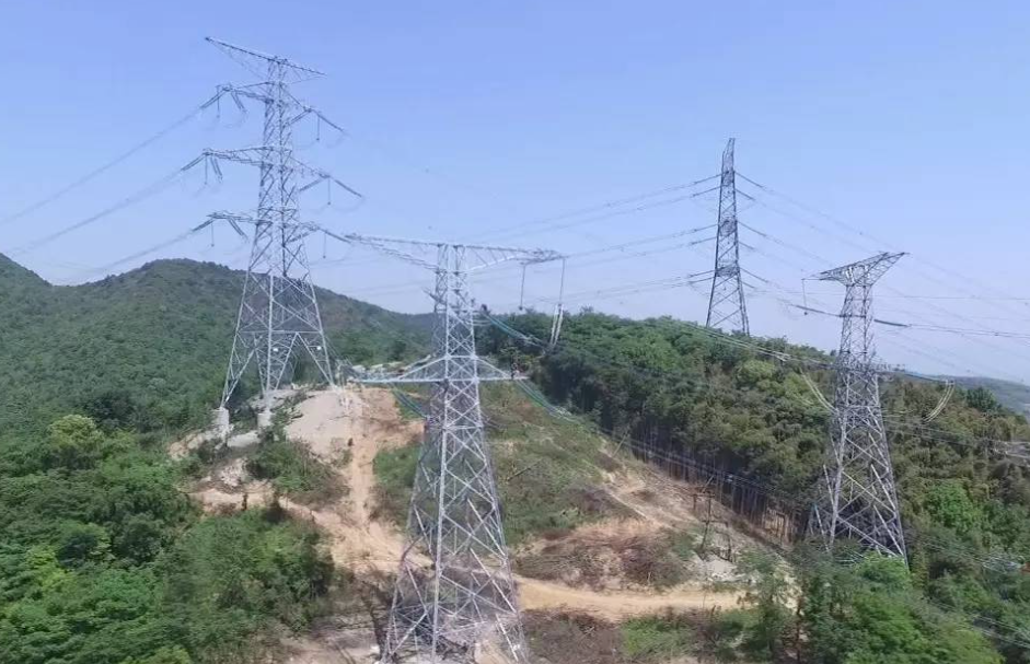 超高壓輸電線路、電力傳輸線路為什么需要在鐵塔周邊安裝防火監(jiān)測系統(tǒng)？