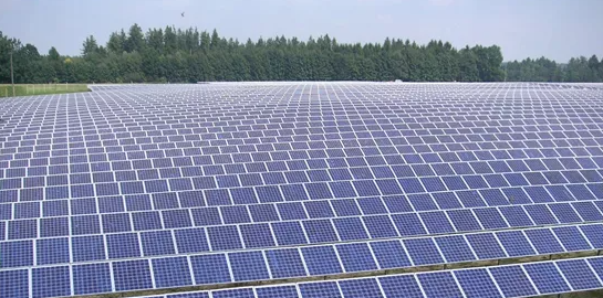 山西運(yùn)城稷山縣10KM太陽(yáng)能光伏發(fā)電項(xiàng)目，華瑞通自主研發(fā)生產(chǎn)的火災(zāi)監(jiān)控預(yù)警攝像機(jī)超常發(fā)揮